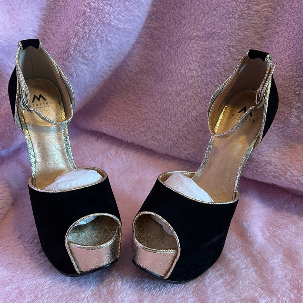 Madison (by Shoedazzle) ladies heels
